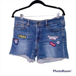 Yishion Embroidered Patches Denim Cut Off Shorts Size 29